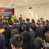 越南驻法国大使馆7月25日至26日隆重举行阮富仲总书记吊唁仪式并设立吊唁簿。（明维 摄）