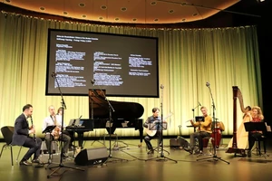 翘传组曲在德国柏林世界文化之家文化馆上演。（图片来源：越通社）