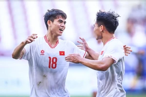 越南U23队以 二连胜提前晋级八分之一决赛。