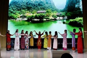越南文化在俄罗斯联邦秋明市绽放光彩。（图片来源：越通社）