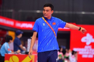 越南女子五人制国家队主教练阮廷黄。图片来源：越南足协
