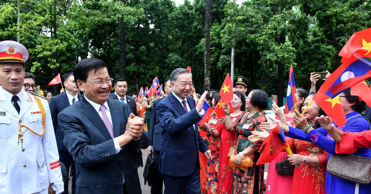 河内人民热烈欢迎通伦·西苏里总书记、国家主席对越南进行国事访问【组图】