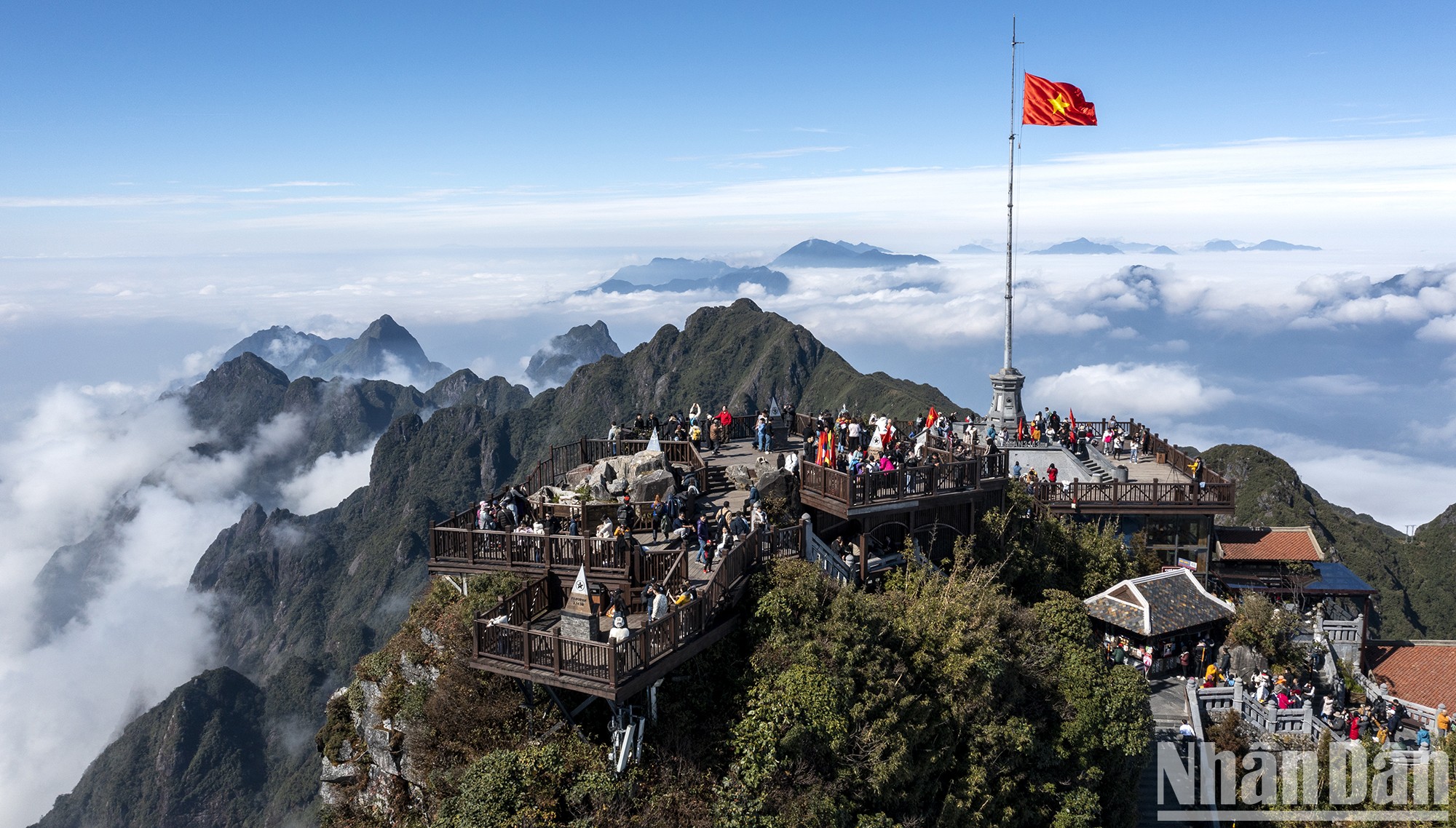 新年假期登上“印度支那屋脊”观赏云海【组图】