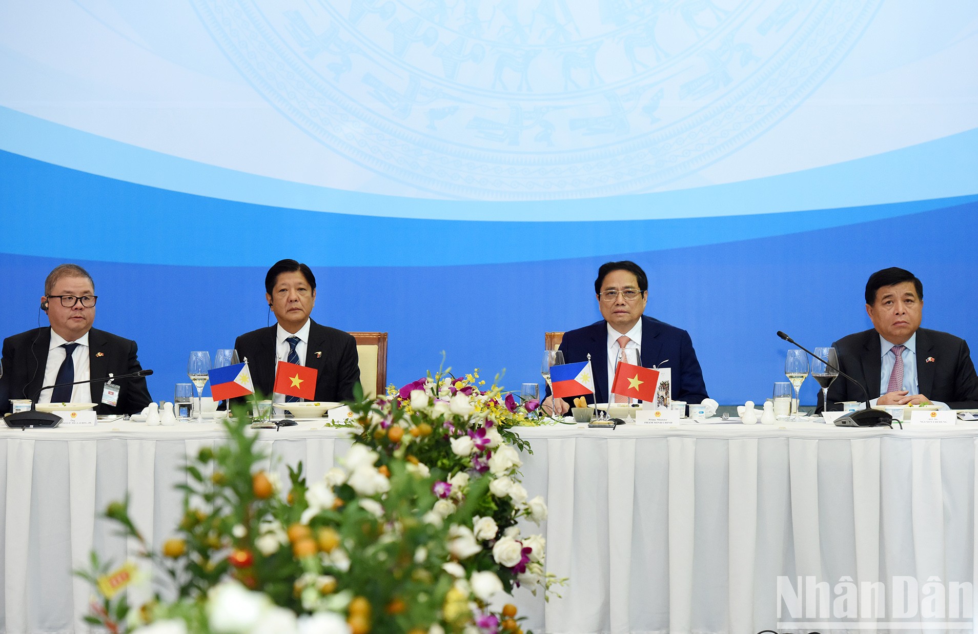 越南政府总理范明正和菲律宾总统马科斯会见两国企业【组图】