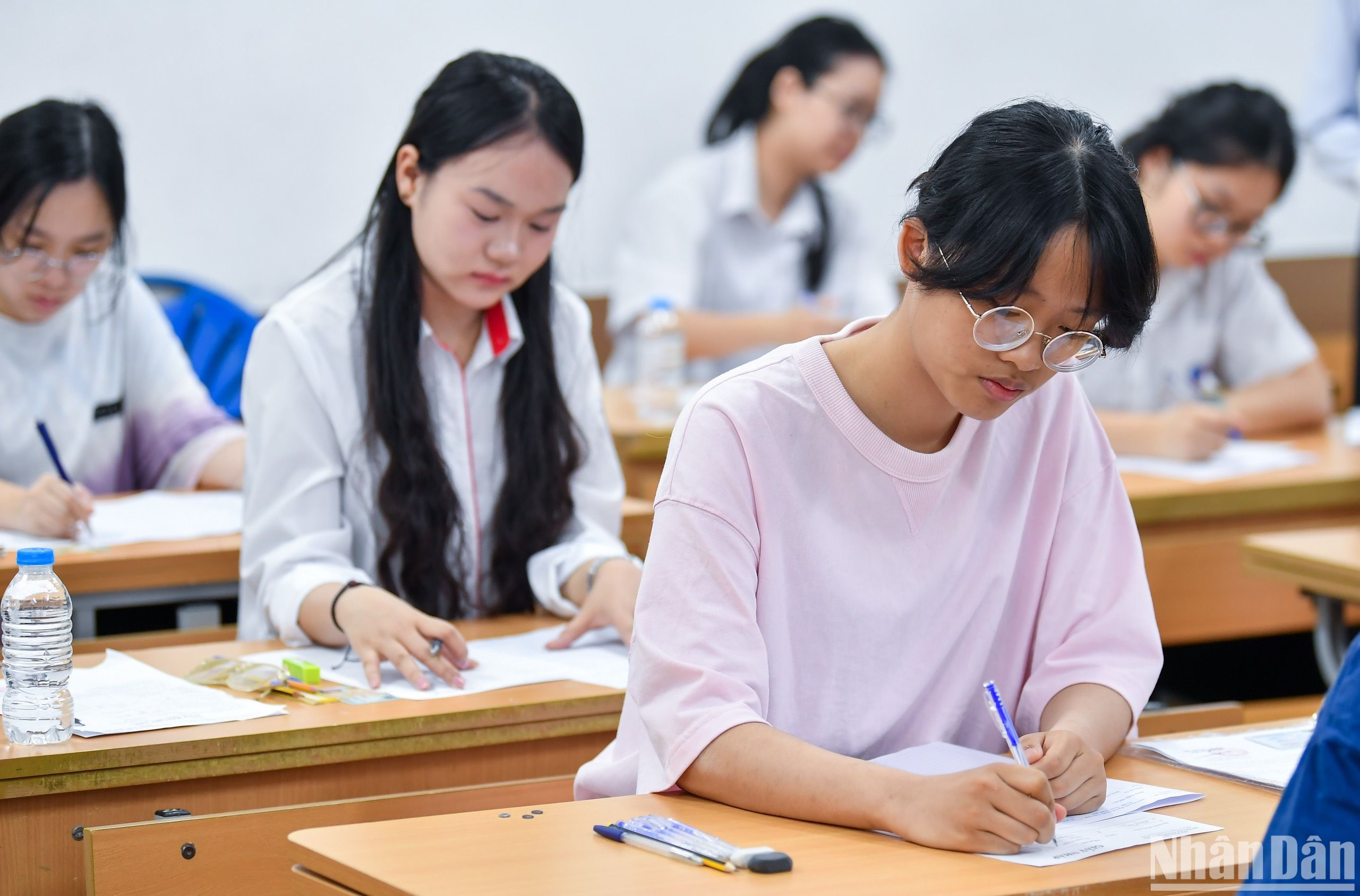 越南2024年高中毕业考试：考生参加唯一以论述形式进行考试的科目【组图】