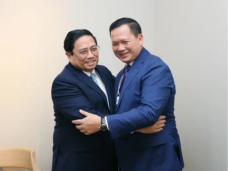 越南政府总理范明正会见了柬埔寨首相洪玛奈。（图片来源：越通社）