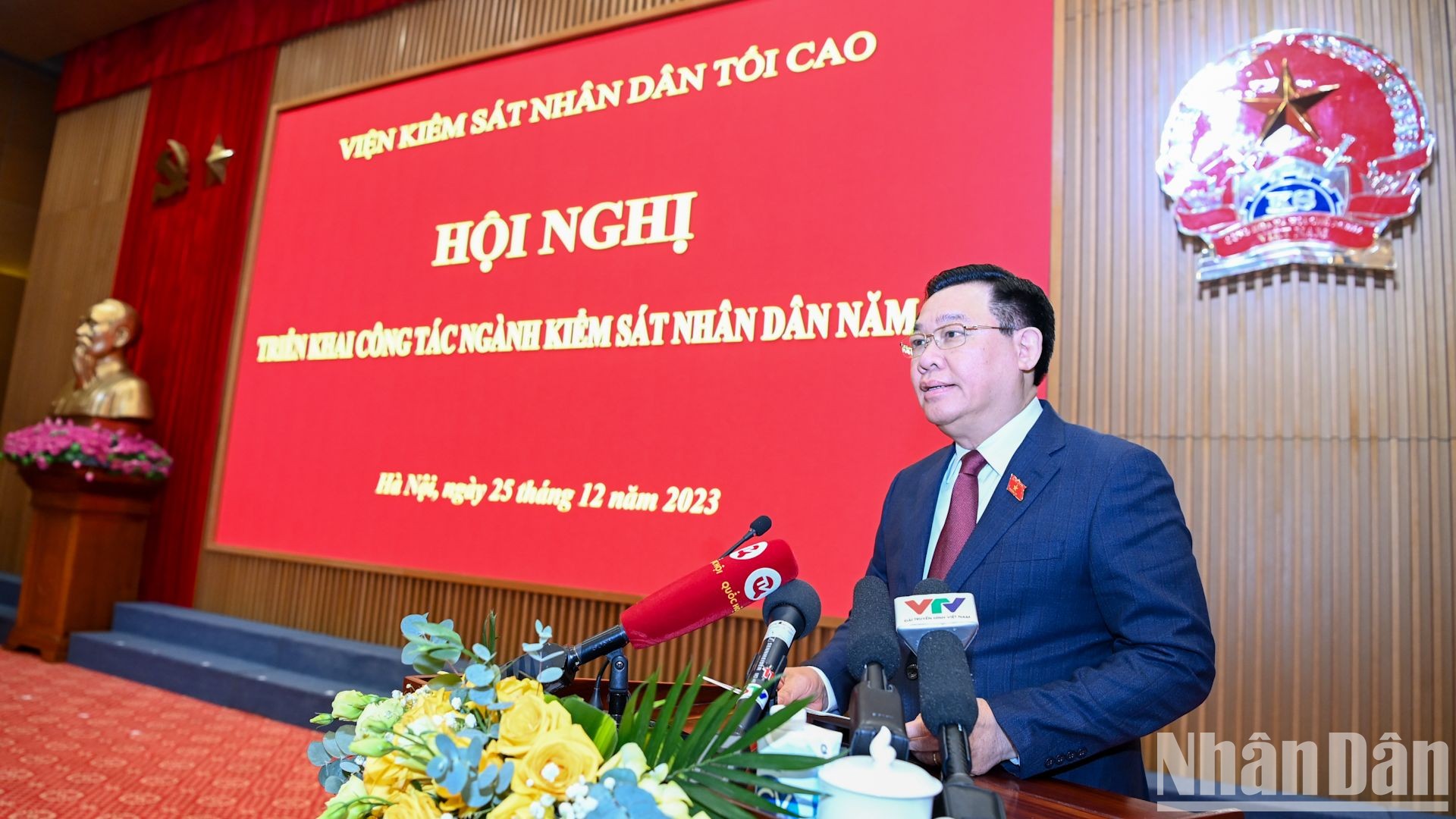越南国会主席王廷惠出席人民检察院2024年工作部署会议【组图】