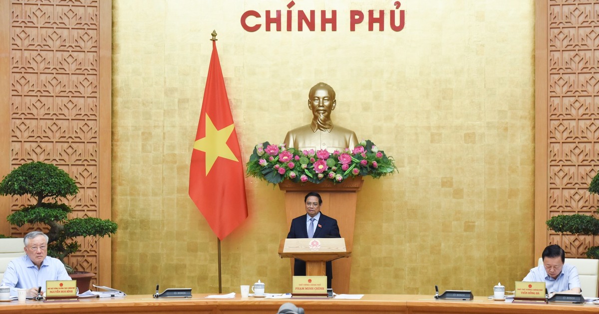 越南政府总理范明正主持2025年4月政府例行会议【组图】