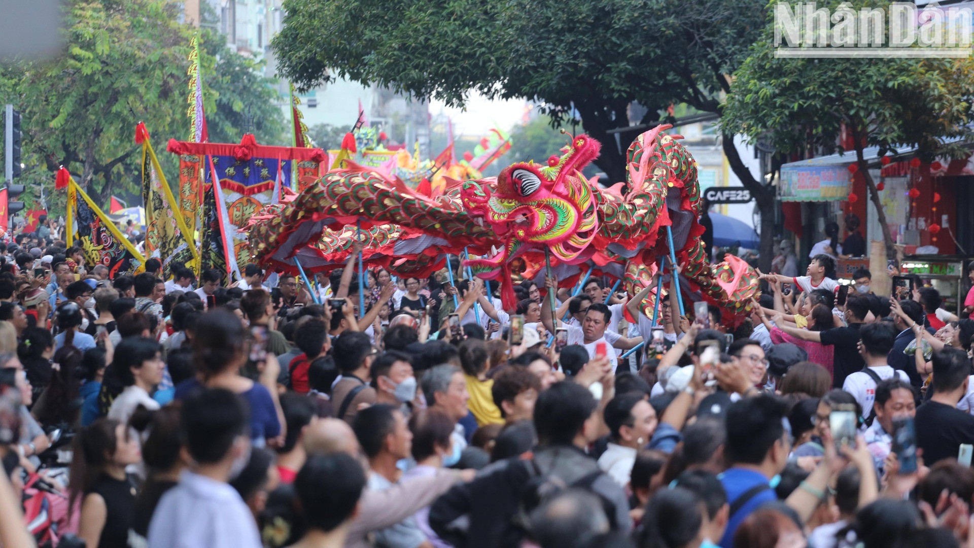 热闹非凡的胡志明市元宵节【组图】