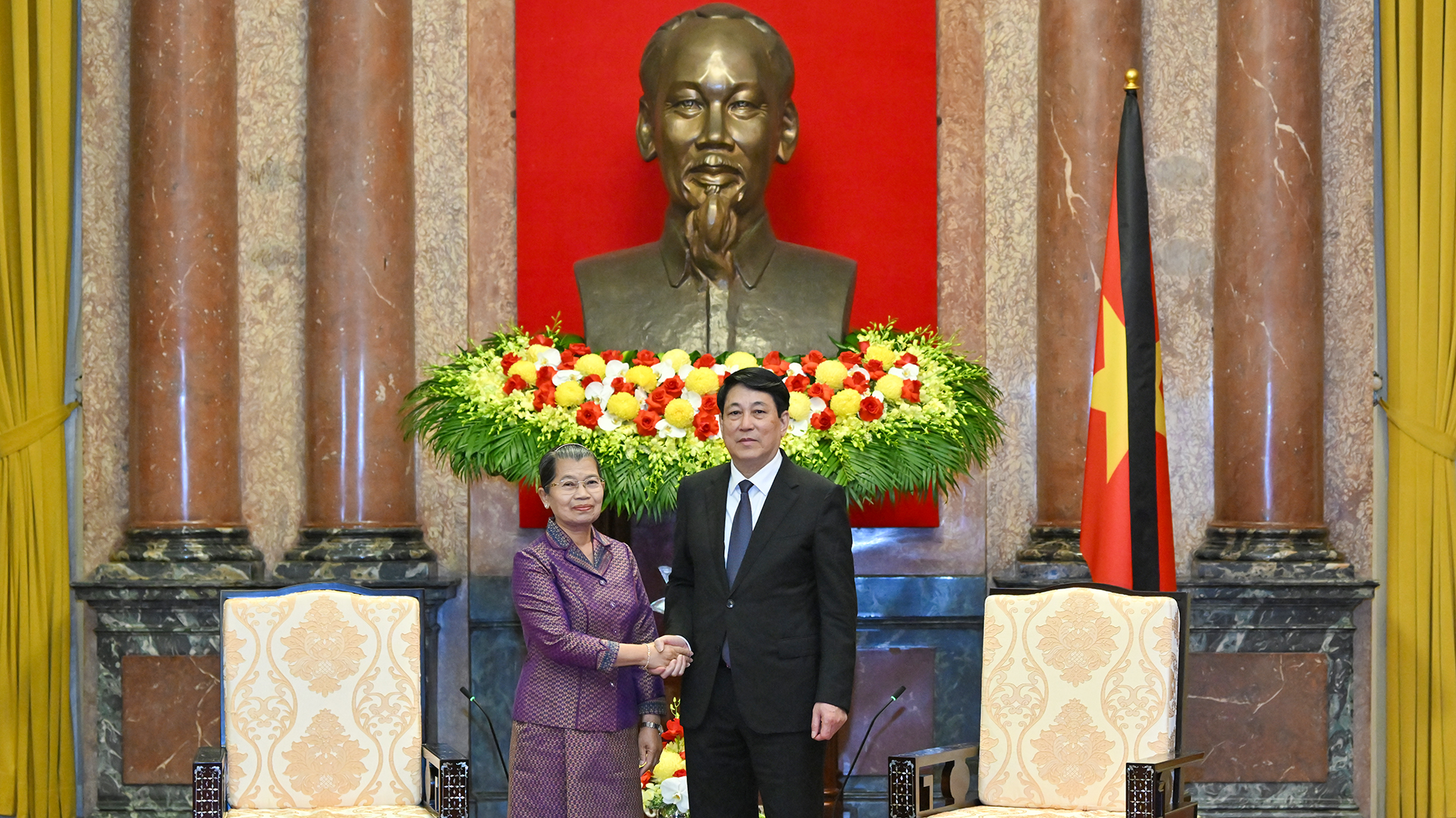 越南国家主席梁强会见柬埔寨人民党副主席梅森安。