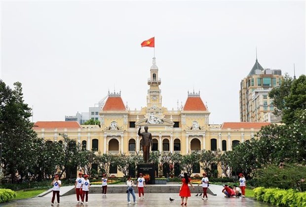 最美景点-越南投资,越南私募基金,2023年，胡志明市越南旅游业得到了诸多突出结果，首要缘由在多项告急政策举措的麋集出台，为越南旅游业消除,越南证券,越南美女,(1)