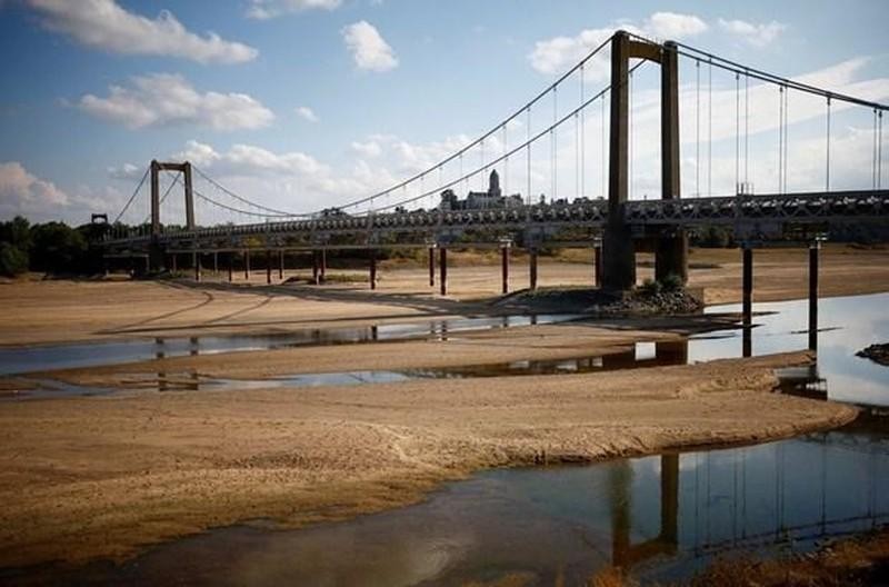 卢瓦尔河水位跌至历史新低。（图片来源：路透社）