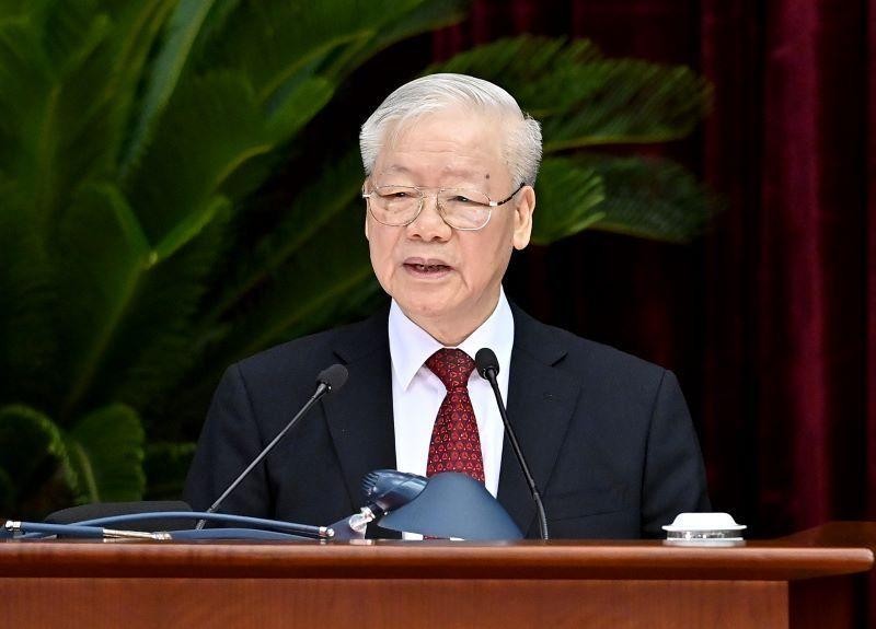越共中央总书记阮富仲主持会议并发表讲话。（登科 摄）