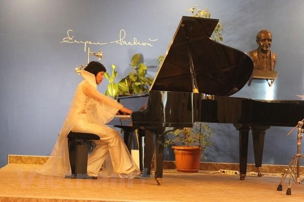 越南钢琴家黄氏侨英。