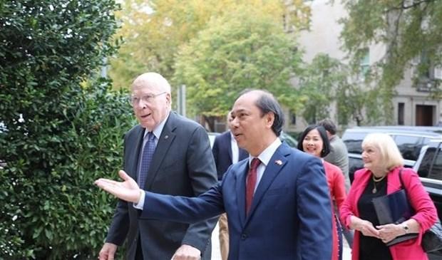 美国参议院议长帕特里克•约瑟夫•莱和夫人造访了越南驻美国大使馆。（图片来源：越通社）