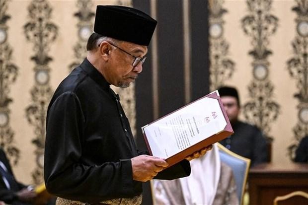 马来西亚新任总理安瓦尔·易卜拉欣在宣誓就职仪式。