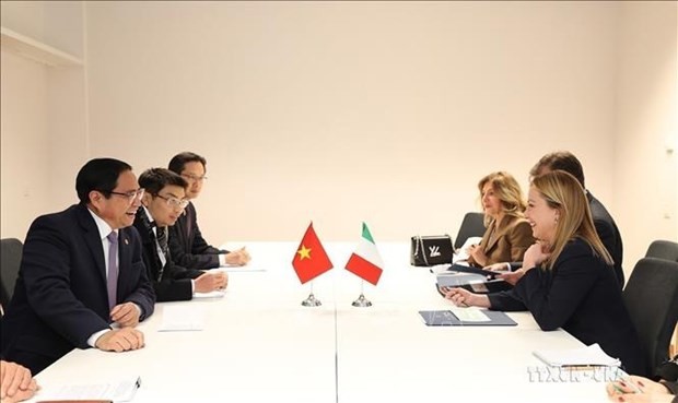 2022年12月，越南政府总理范明正在布鲁塞尔出席第45届东盟-欧盟峰会期间会见了意大利总理乔治亚·梅洛尼。
