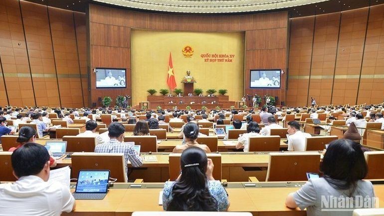 越南第十五届国会第五次会议进入第十个工作日。（图片来源：水原 摄）