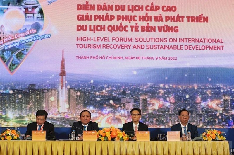 越南政府、各部委行业代表主持高级别旅游论坛。
