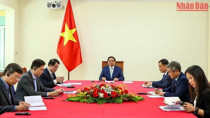 越南政府总理范明正与澳大利亚总理安东尼·阿尔巴尼斯通电话 。