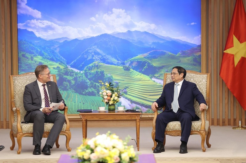 越南政府总理范明正会见丹麦新任驻越大使尼科莱·普瑞特兹。（图片来源：越通社）