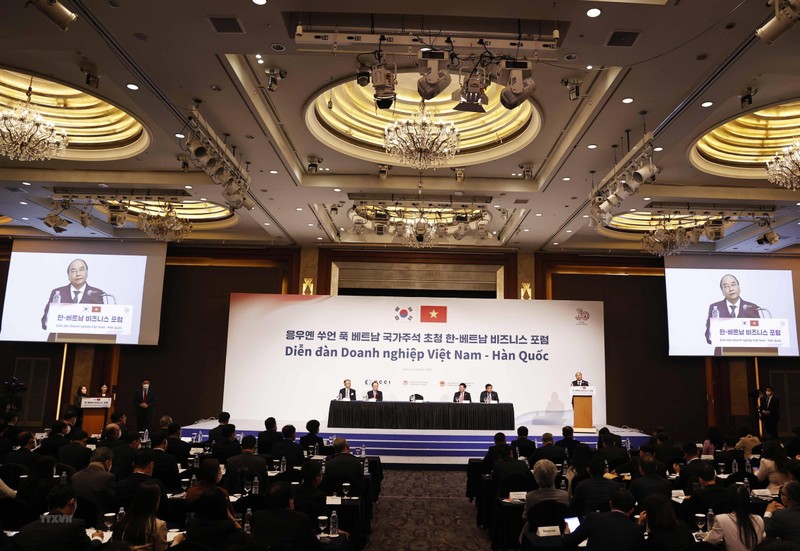 越南国家主席阮春福在越韩企业论坛 发表讲话。（图片来源：越通社）