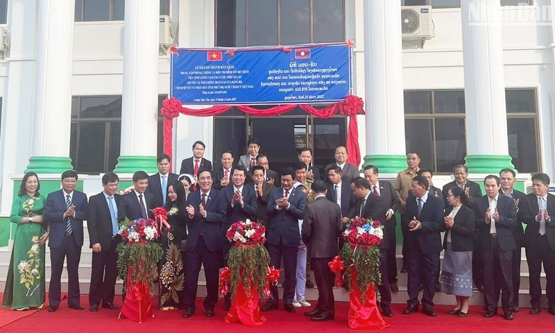 老挝琅南塔省疟疾防治中心移交仪式。