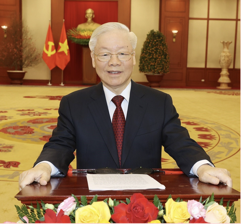 越共中央总书记阮富仲发表二〇二三癸卯年新年贺词。