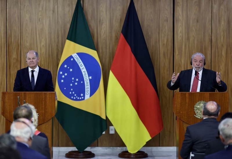 德国总理奥拉夫·朔尔茨和巴西总统路易斯·伊纳西奥·卢拉·达席尔瓦于2023年1月30日在巴西巴西利亚普拉纳尔托宫举行的联合新闻发布会上。（图片来源：路透社）