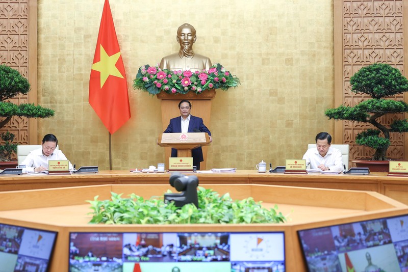 范明正总理主持2023年5月份政府例行会议。（图片来源：VGP）