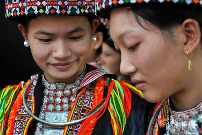 安沛省努力保留陆安县红瑶族人传统服饰。