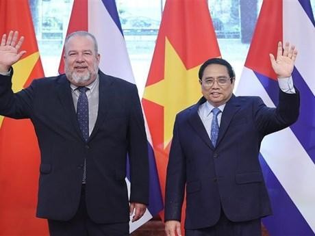 越南政府总理范明正与古巴总理曼努埃尔·马雷罗。