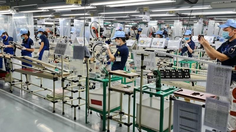 日本丰田合成公司在太平省前海工业园区投资一条汽车方向盘生产线，吸引了 1000 多名当地工人。