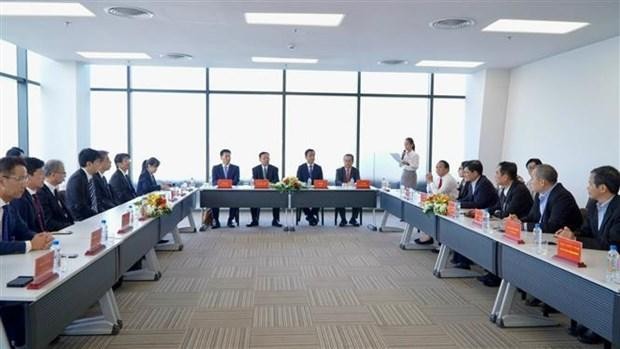 日本山口县高级代表团与平阳省举行工作会谈。