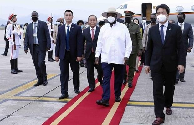 乌干达共和国总统开始对越南进行正式访问。