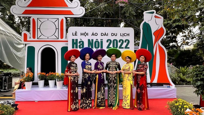 2022年河内旅游奥黛节。