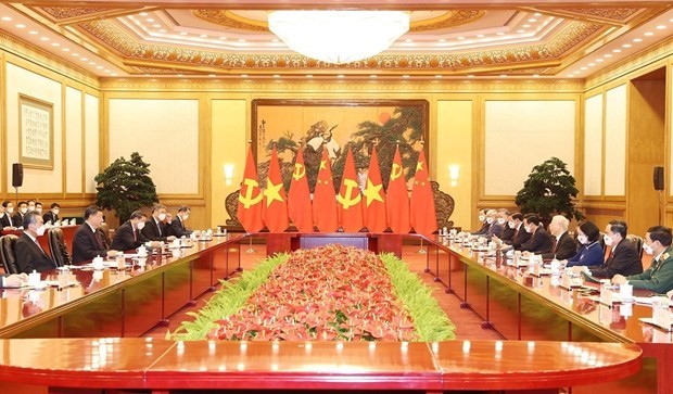 越共中央总书记阮富仲在2022年10月30日至11月1日对中华人民共和国进行正式访问期间与中共中央总书记、中国国家主席习近平举行会谈。