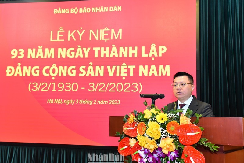 《人民报》社总编辑黎国明在仪式上发表讲话。（水原 摄）