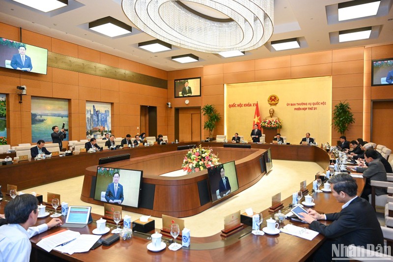 越南国会常务委员会第21次会议3月15日上午在国会大厦正式开幕。（维玲 摄）