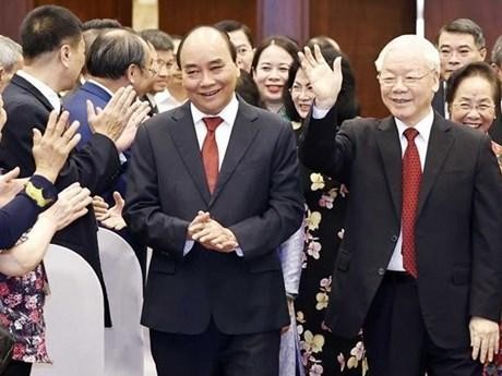 越共中央总书记阮富仲和国家主席阮春福莅临出席活动。