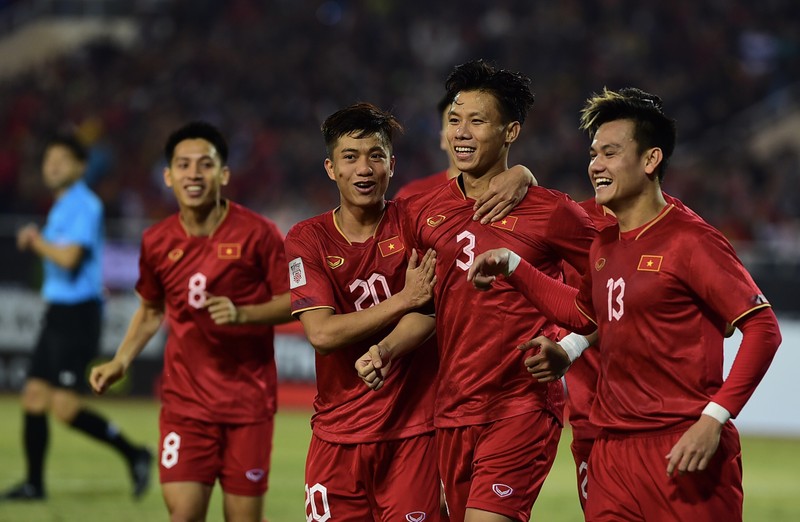 越南球员们为进球庆祝。（陈海 摄）