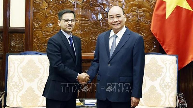 越南国家主席阮春福会见印度驻越大使。