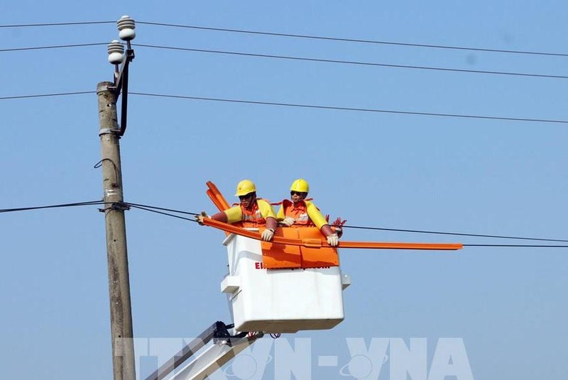 附图：兴安省实现电力系统管理现代化。