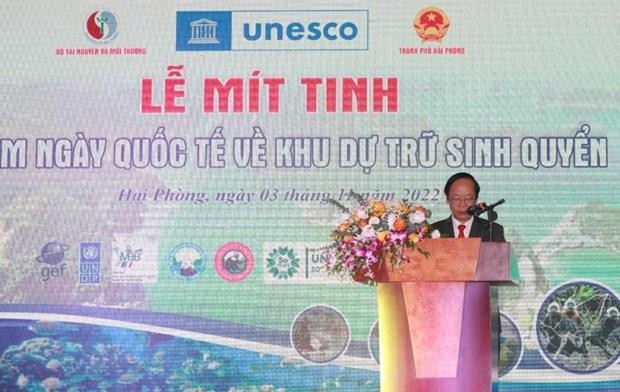 越南自然资源与环境部副部长武俊仁发言。