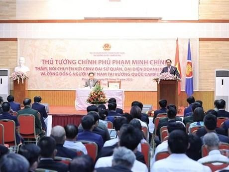政府总理范明正会见旅居柬埔寨的越南侨胞。