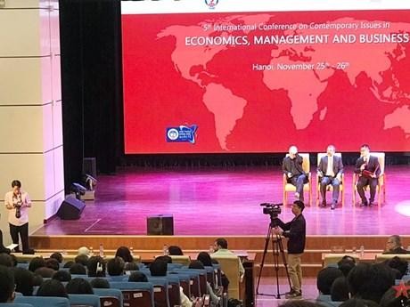 越南国民经济大学举行了第五次“经济、管理和经营中的当代问题”的国际研讨会。
