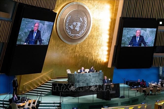 联合国秘书长古特雷斯12月8日在联合国大会上发表讲话。（图片来源：越通社）