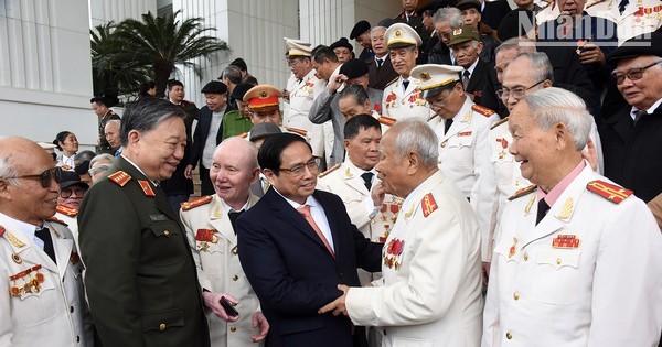越南政府总理范明正会见抗美救国时期人民公安“历史见证人”【组图】