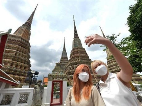 赴泰国曼谷旅游的游客。（图片来源：新华社/越通社）