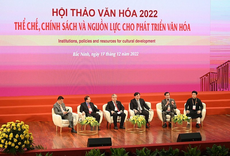 以“促进文化发展的体制、政策和资源”为主题的2022年文化研讨会在北宁省举行。